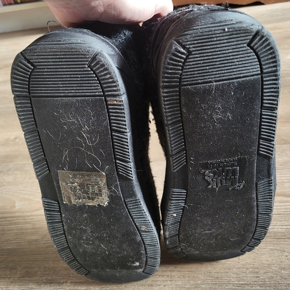 Cozy Gray MukLuk Knit Slippers - Picture 3 of 3